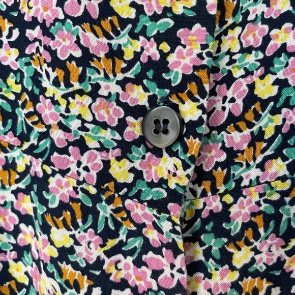 Adorable floral button down dress | Size: Medium - Picture 11 of 16